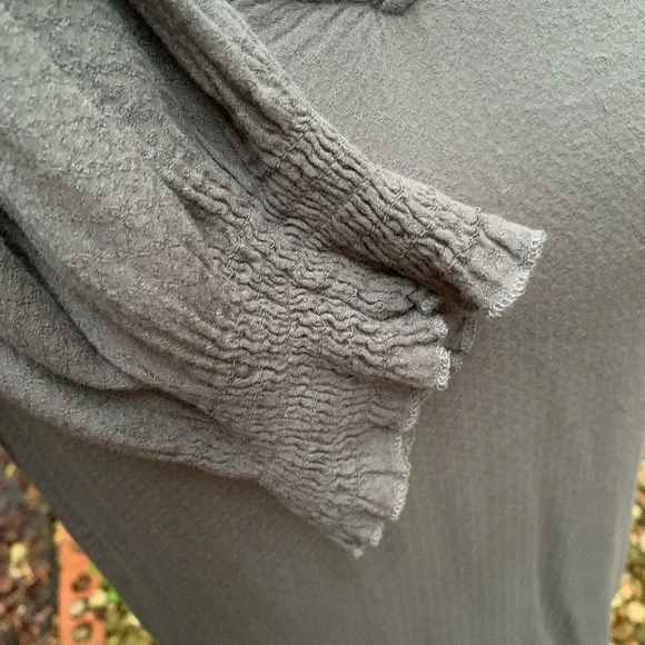 Pleione Gray Relaxed Blouse with Long Sleeves - Picture 5 of 8